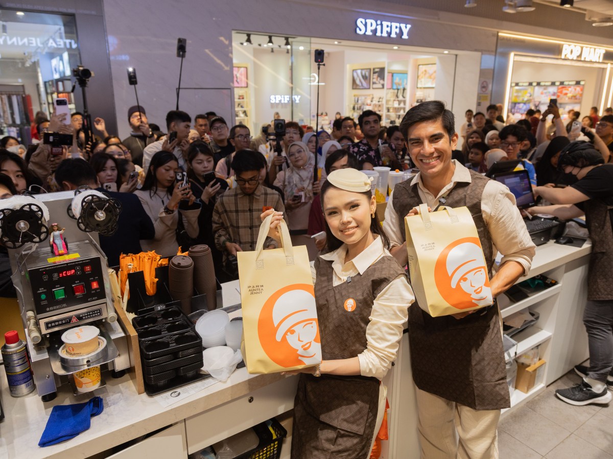 Bella Astillah & Syed Saddiq Meriahkan Majlis Pensijilan Halal Auntea Jenny&nbsp;Malaysia